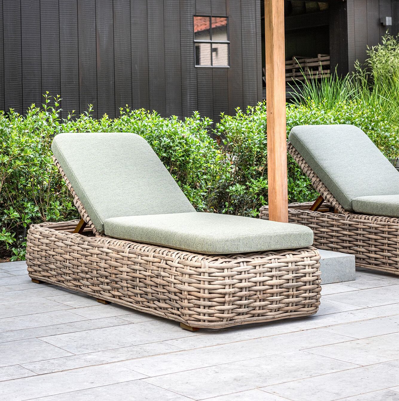 <h1><span>Lit de piscine </span>Gommaire Jones</h1>